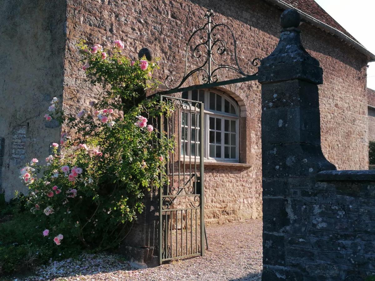 Ferienwohnung Au Chateau Miserey-Salines Exterior foto